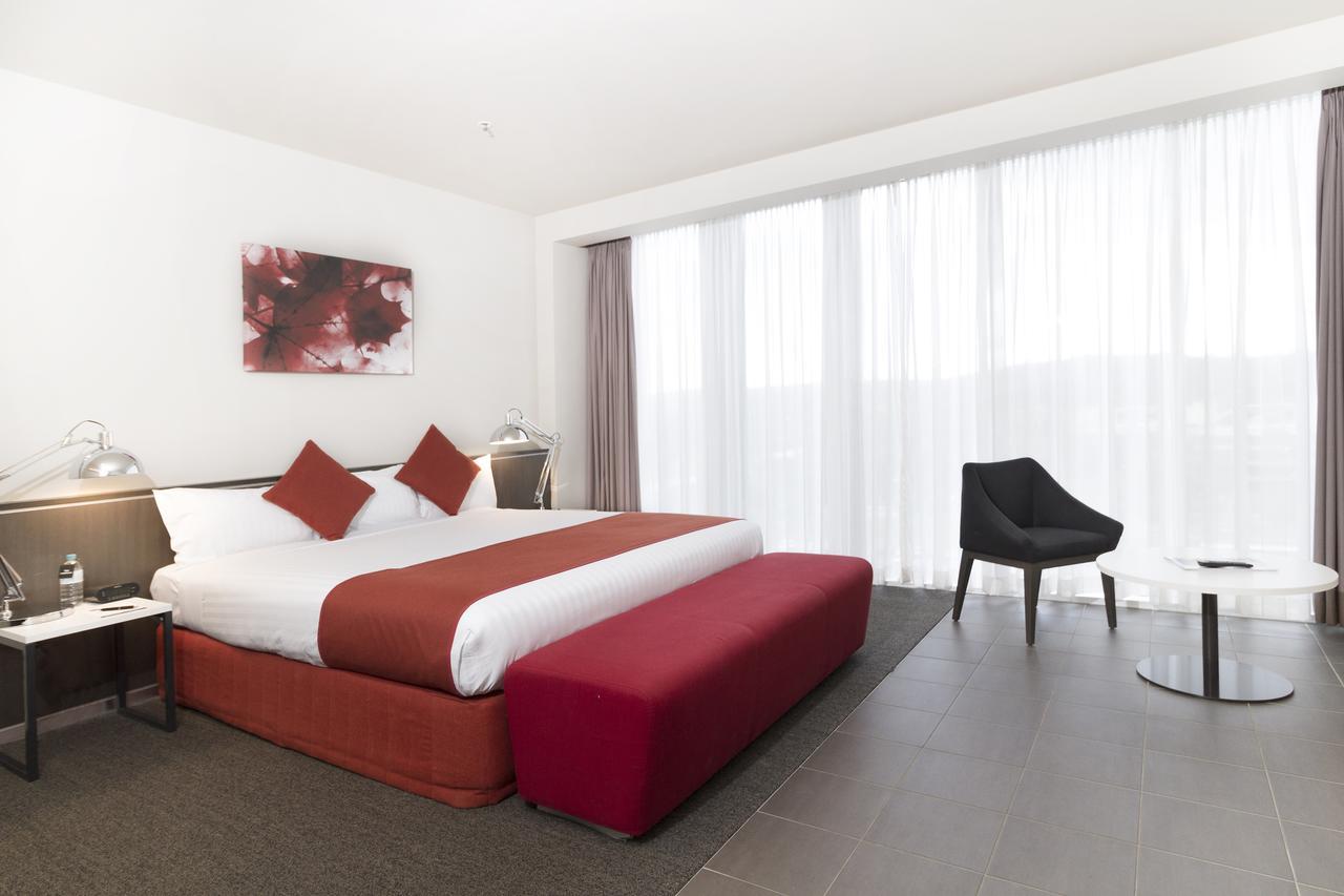 Abode Woden Aparthotel Canberra Exterior photo